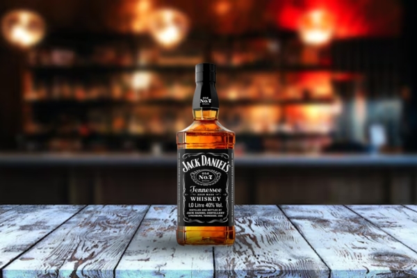 Jack Daniel's Old No. 7 Tennessee Whiskey (40% ABV)