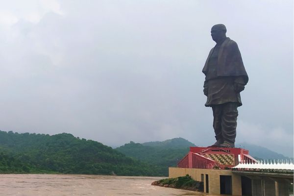 Reach the Statue of Unity from Mumbai