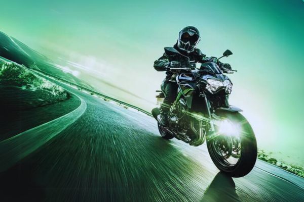 Kawasaki Z900 On-Road Price in Mumbai