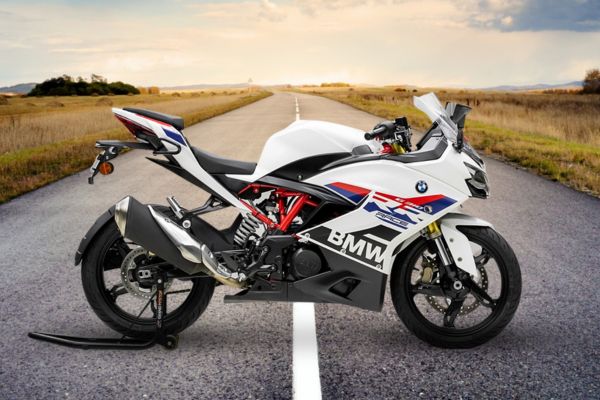 BMW G310 RR On Road Price in Mumbai
