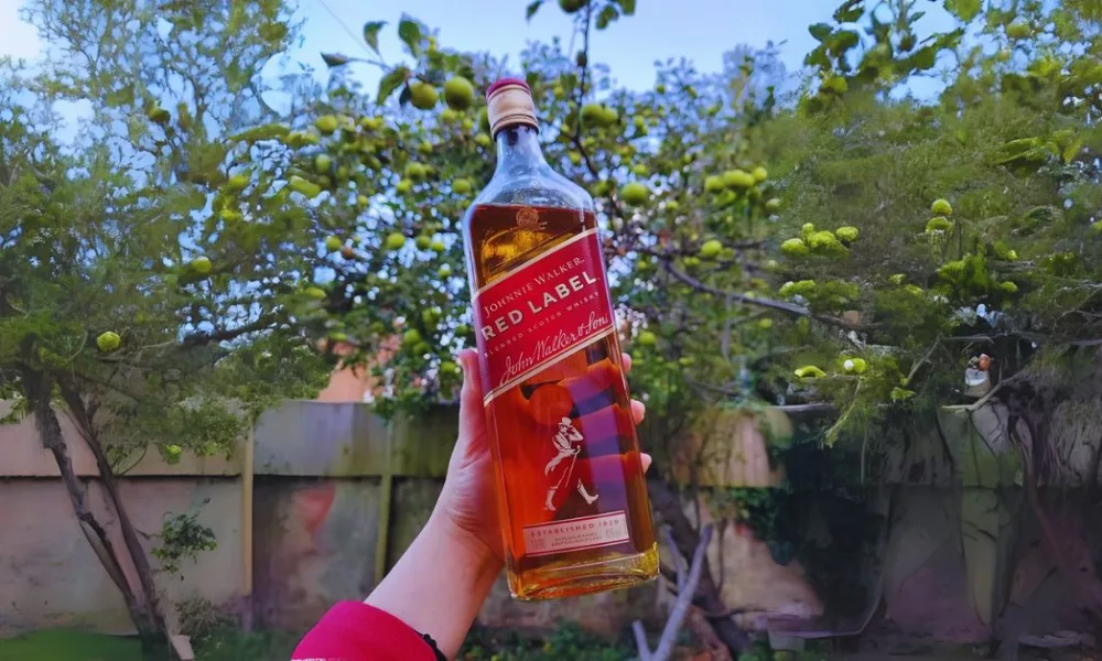 Johnnie Walker Red Label Price in Mumbai, Maharashtra: 50ml, 180ml, 375ml, 750ml and 1Litre Rates