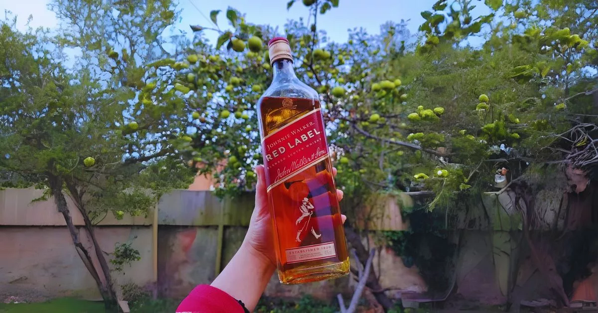 Johnnie Walker Red Label Price in Mumbai, Maharashtra: 50ml, 180ml, 375ml, 750ml and 1Litre Rates