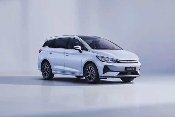 BYD eMAX 7 On Road Price in Mumbai; Detailed Breakdown and Features