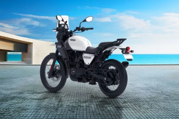 Yezdi Adventure Gloss - Wolf Grey