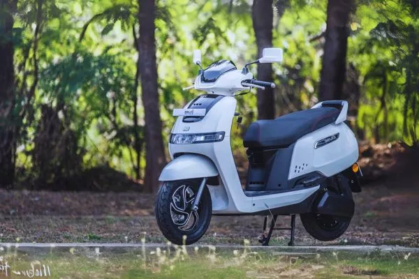 TVS iQube On Road Price in Mumbai; Detailed Breakdown and Features