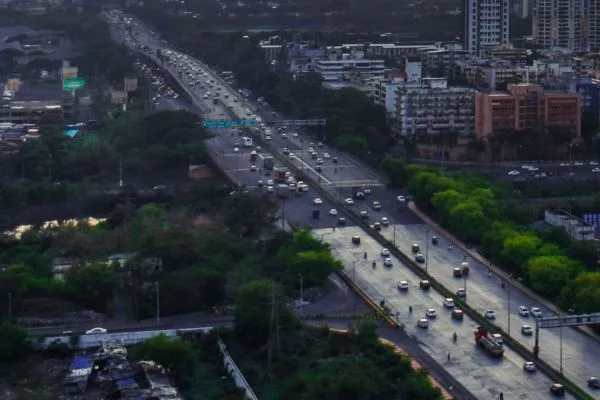 Mumbai’s 125-Year-Old Elphinstone Bridge to Be Demolished; Two-Year Closure Sparks Major Traffic Overhaul
