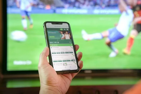 Best Apps for Following Your Favorite Teams