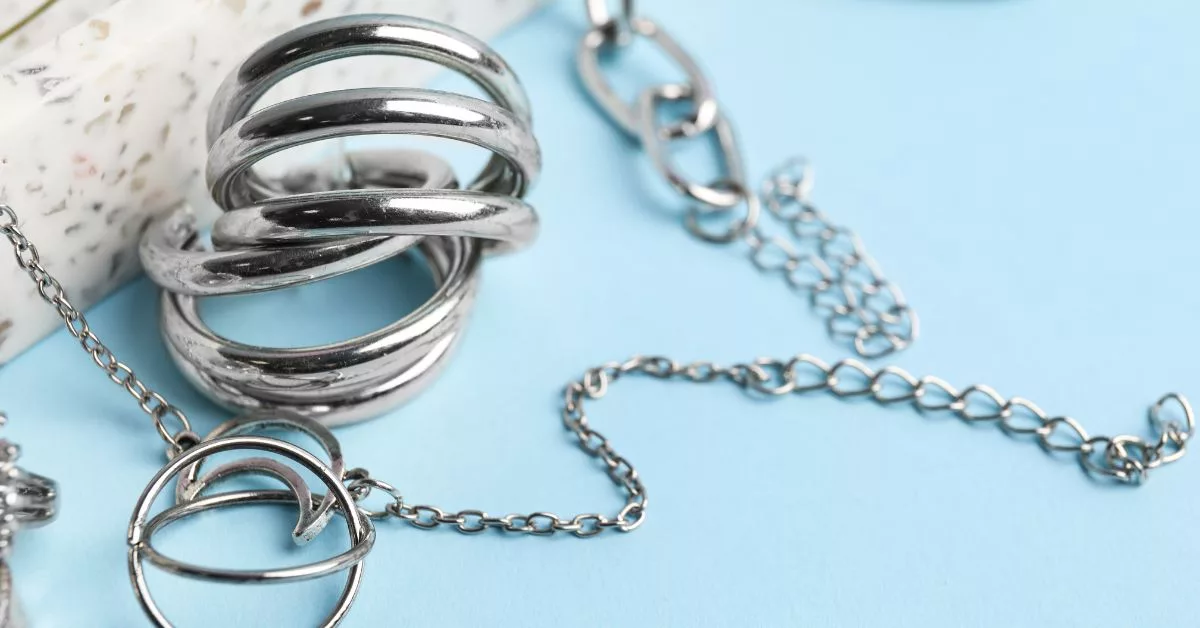 Today’s Silver Rate in Mumbai (December 4 , 2025)