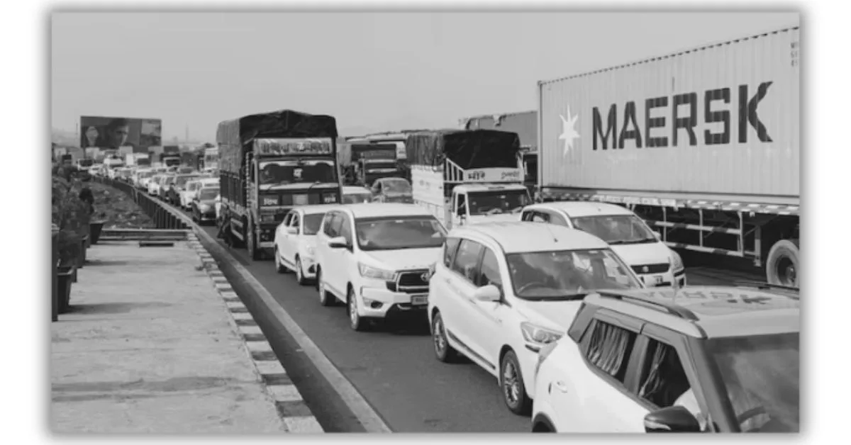 More than 100,000 motorists will receive a toll refund of Rs 5.16 crore after a 33-hour traffic jam on the Mumbai-Pune Expressway.