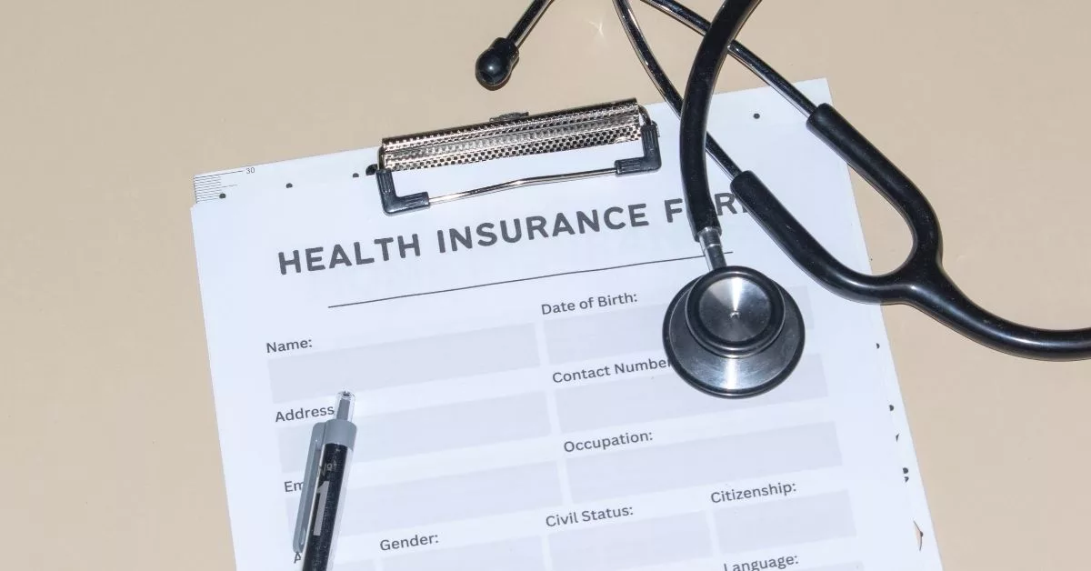 Buy Medical Insurance Online vs Offline in India: Which Option Reduces Mistakes for First-Time Buyers?