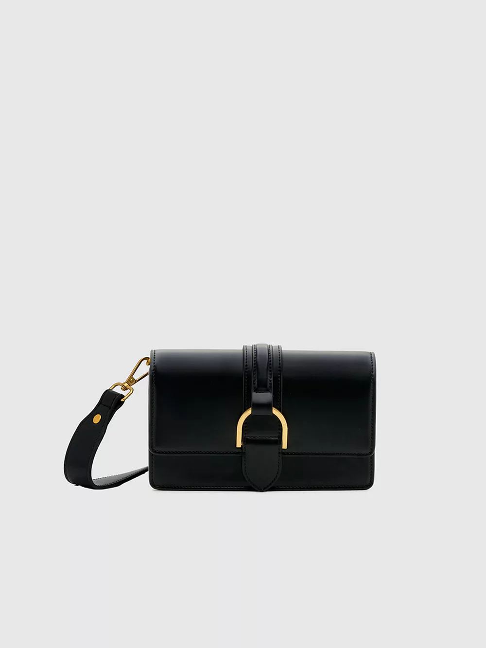 Vintage Soul or Minimalist Queen: There's a Crossbody Bag for Every Personality