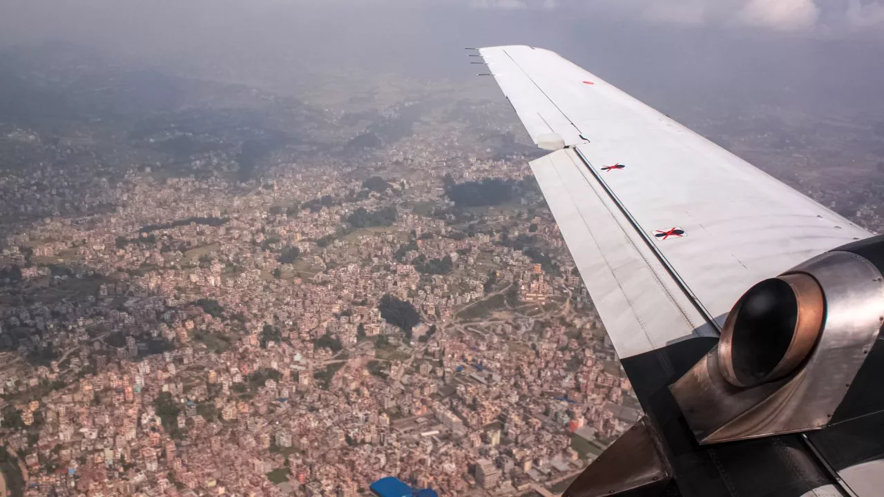 Booking a Delhi to Lucknow Flight? Let Your Travel Purpose Guide the Choice